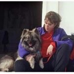 Theresa Barry 2000 with rescued keeshond Dashiell on the steps of the Lincoln Memorial
